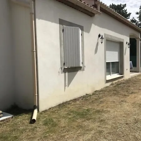 Maison A Partager Avec L'hote 게스트하우스