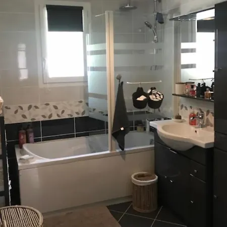 Maison Climatisee Avec Ptit Dej Inclus Guest house Digne-les-Bains