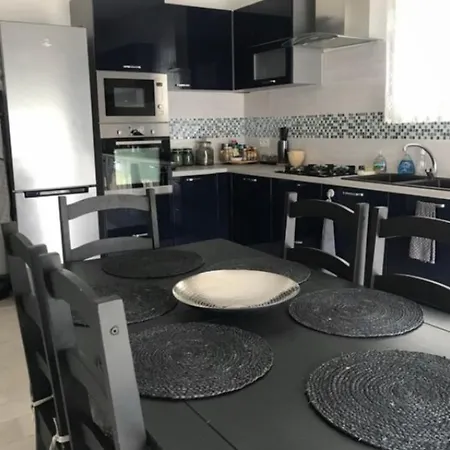 Maison A Partager Avec L'hote Guest house